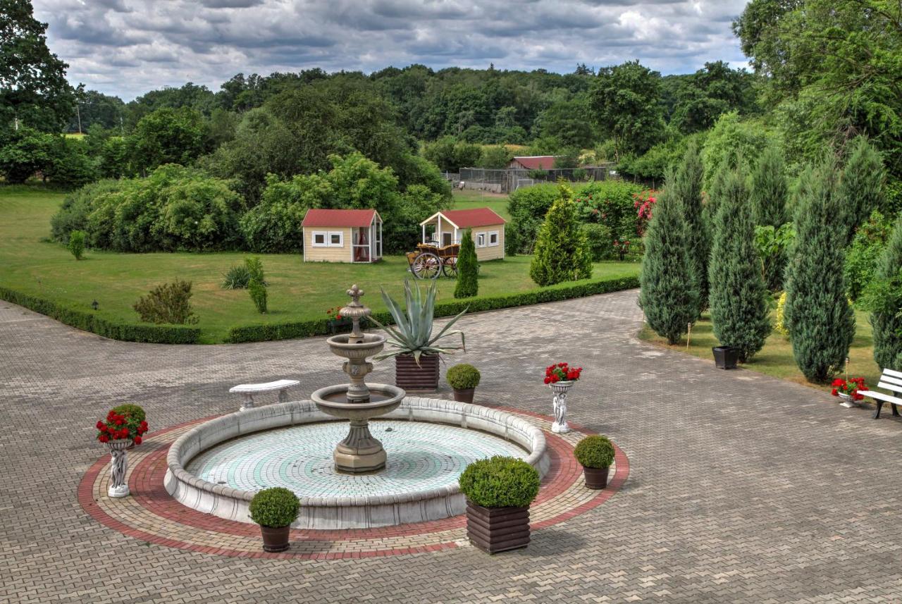 Zespół Pałacowo-Parkowy Bądzów Polkowice Exterior foto