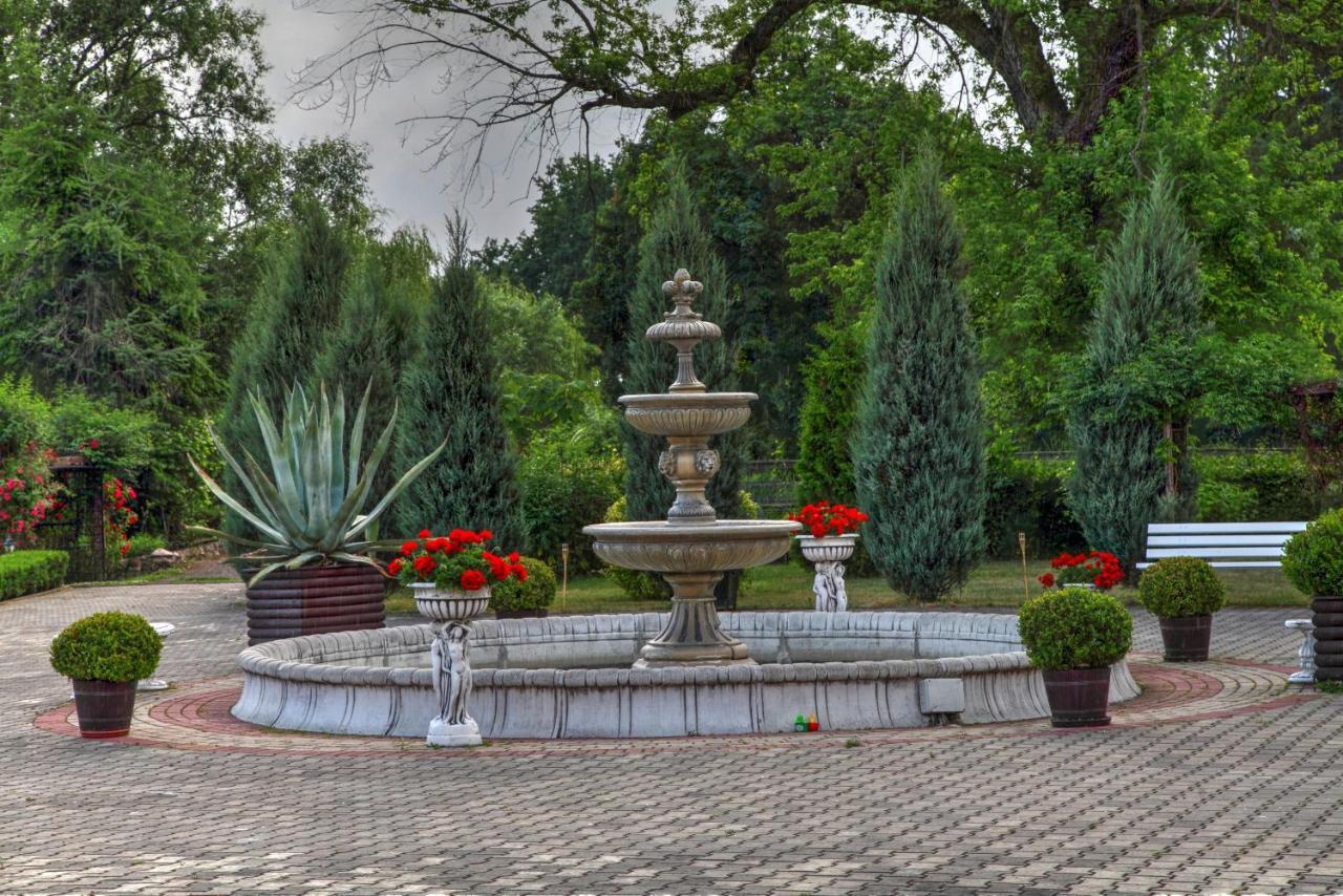 Zespół Pałacowo-Parkowy Bądzów Polkowice Exterior foto