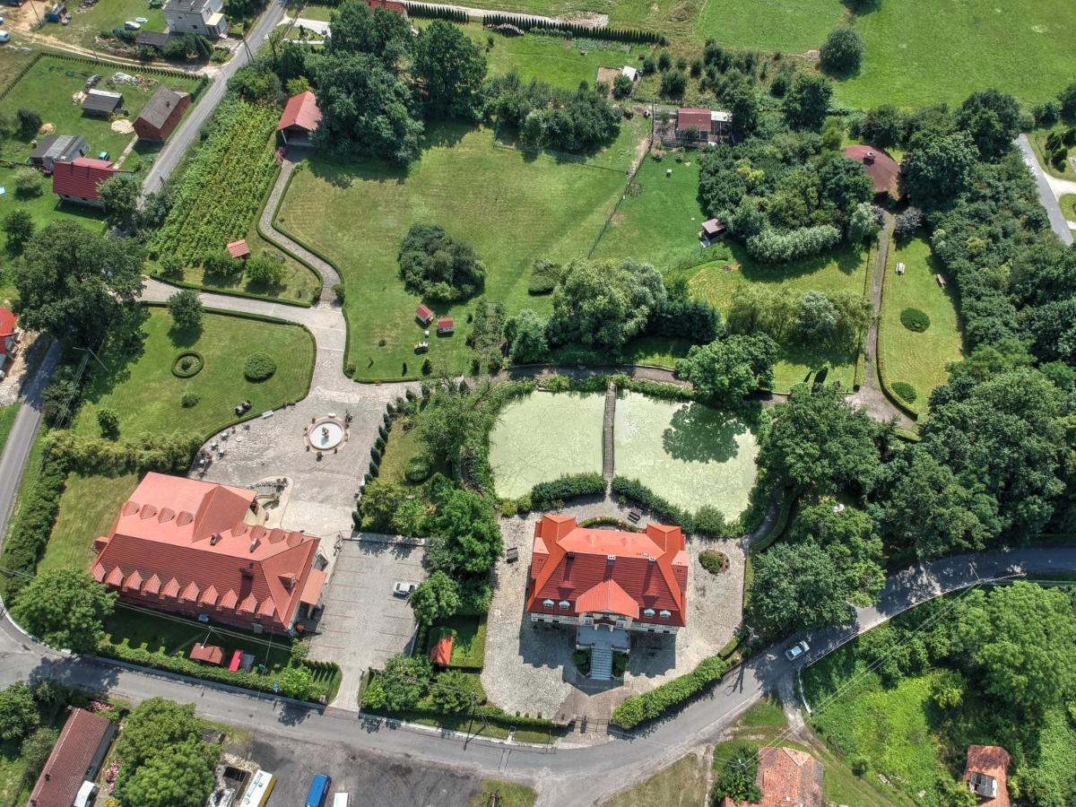 Zespół Pałacowo-Parkowy Bądzów Polkowice Exterior foto